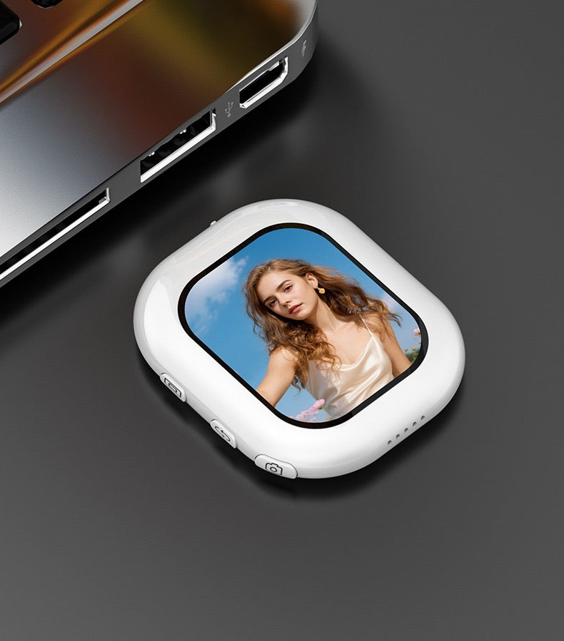 Mobile Photo Display Screen
Mirroring Device